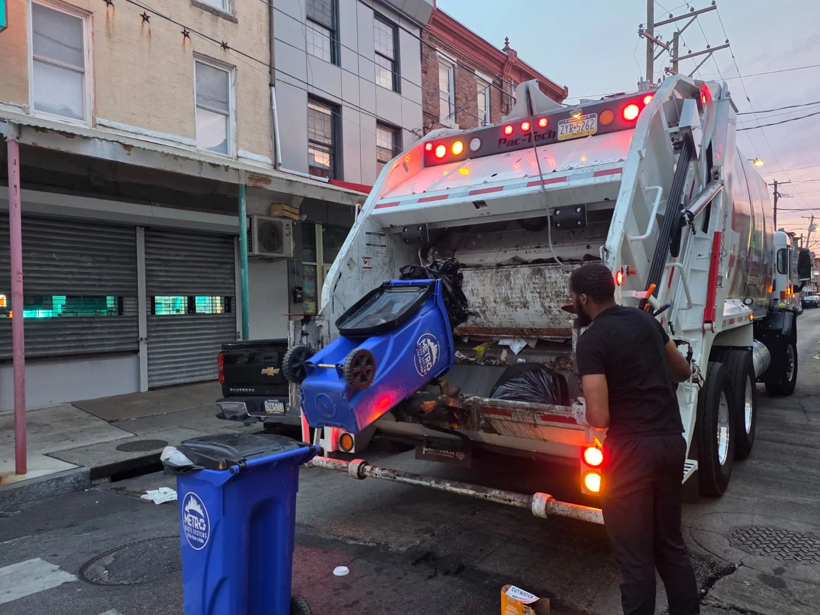 Metro Waste Solutions commercial waste pickup at a Philadelphia metro business location — reliable trash service photo 2