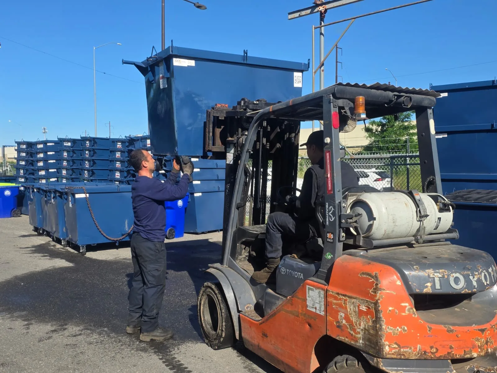 Metro Waste Solutions commercial waste pickup at a Philadelphia metro business location — reliable trash service photo 7