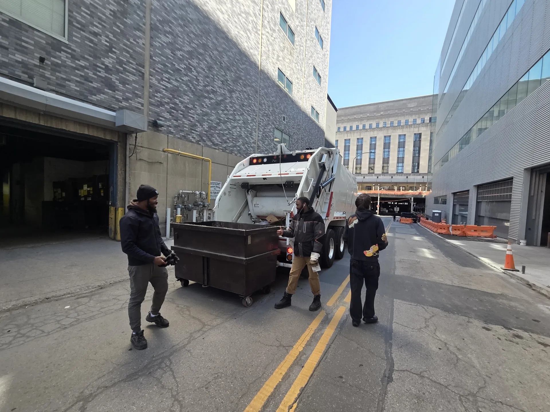 Metro Waste Solutions mixed operations in the Philadelphia metro area — real fleet photo 15
