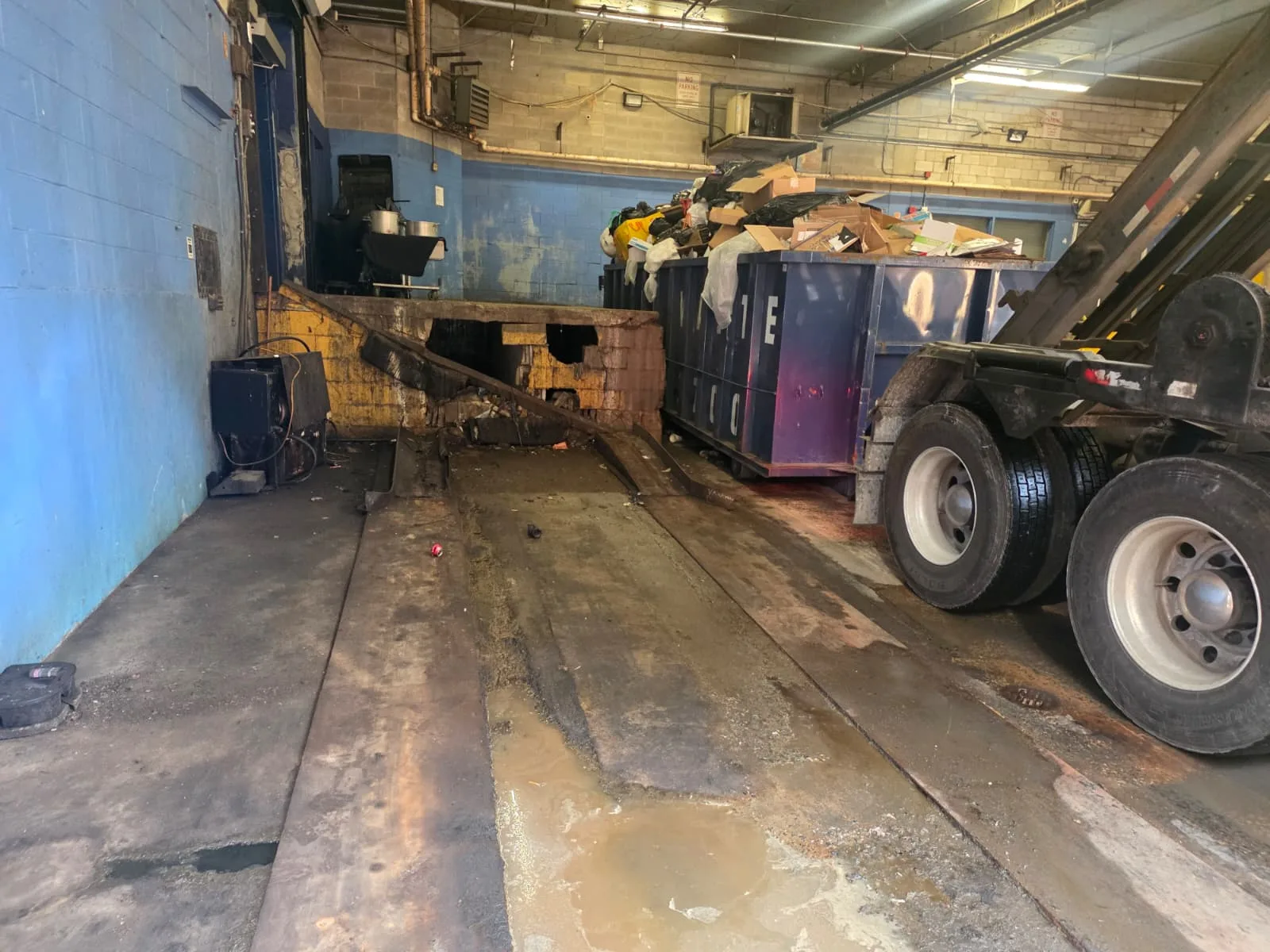 Metro Waste Solutions commercial sites in the Philadelphia metro area — real fleet photo 4