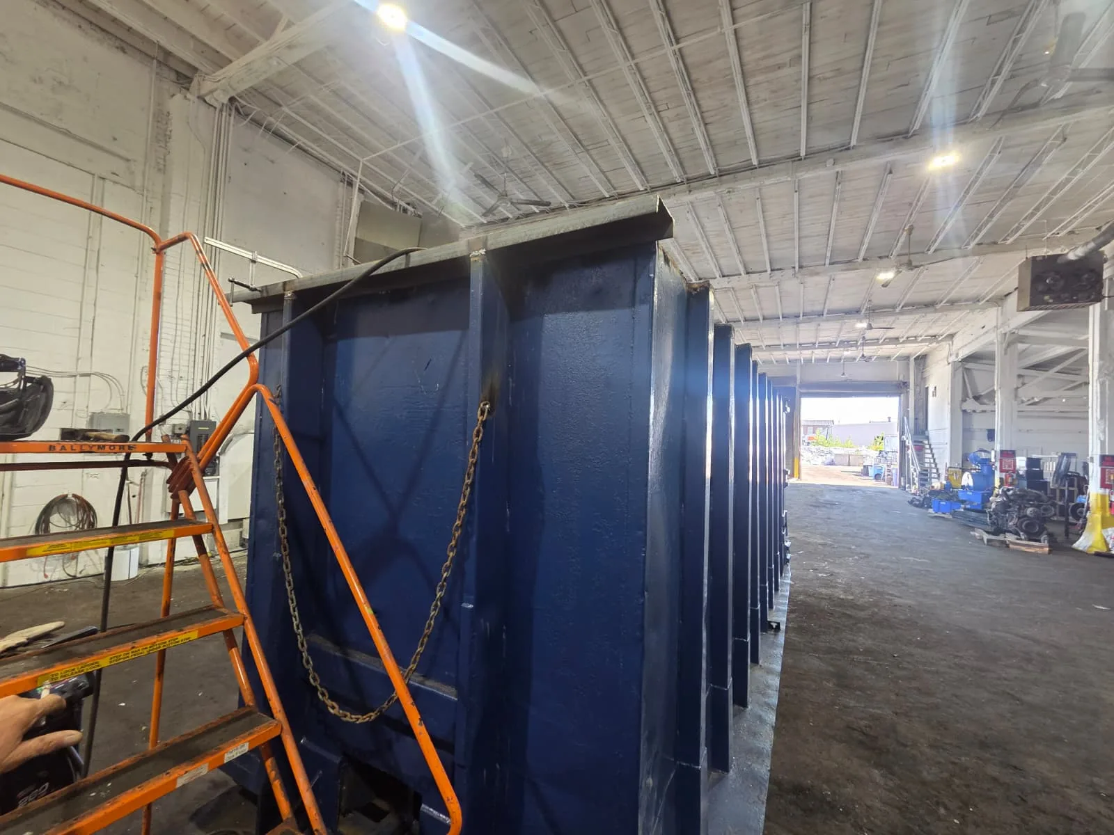 Metro Waste Solutions fleet shop in the Philadelphia metro area — real fleet photo 1