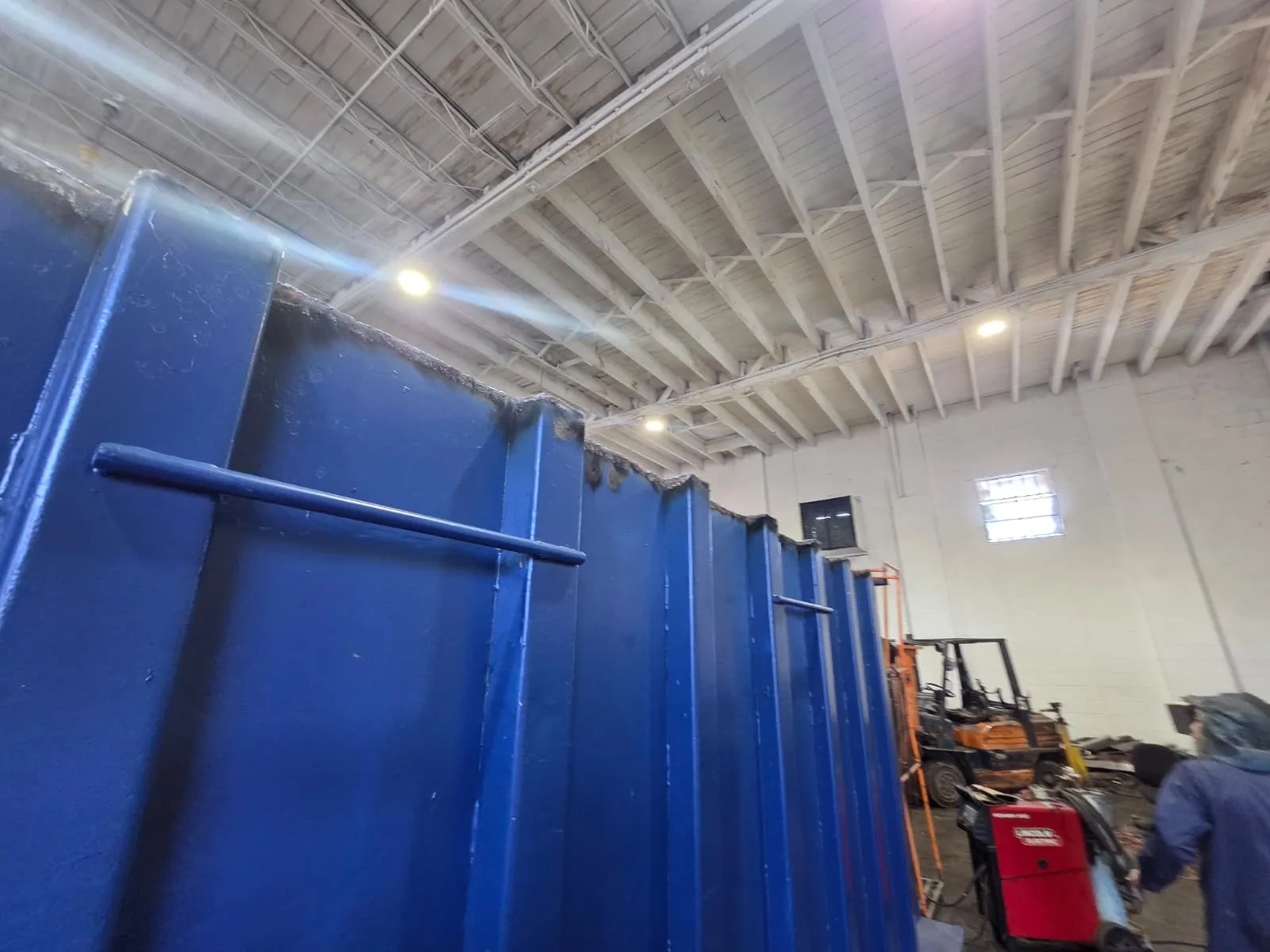Metro Waste Solutions fleet shop in the Philadelphia metro area — real fleet photo 4