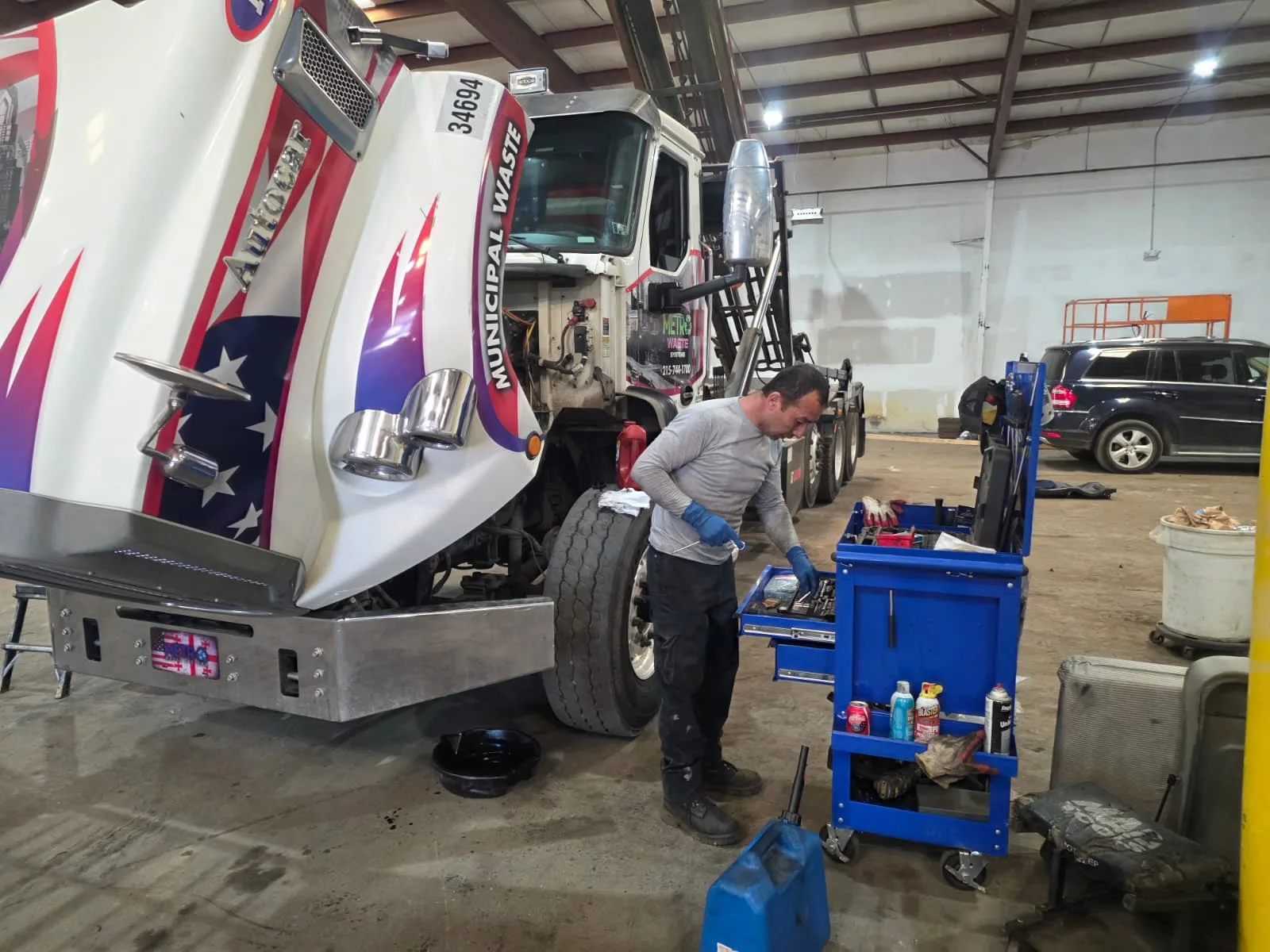 Metro Waste Solutions commercial waste fleet and yard operations in Philadelphia — trucks, containers and dispatch photo 5