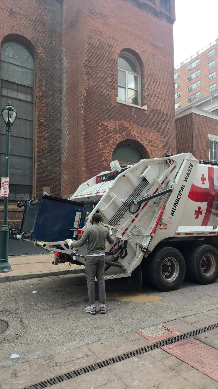 Metro Waste Solutions commercial waste fleet and yard operations in Philadelphia — trucks, containers and dispatch photo 10