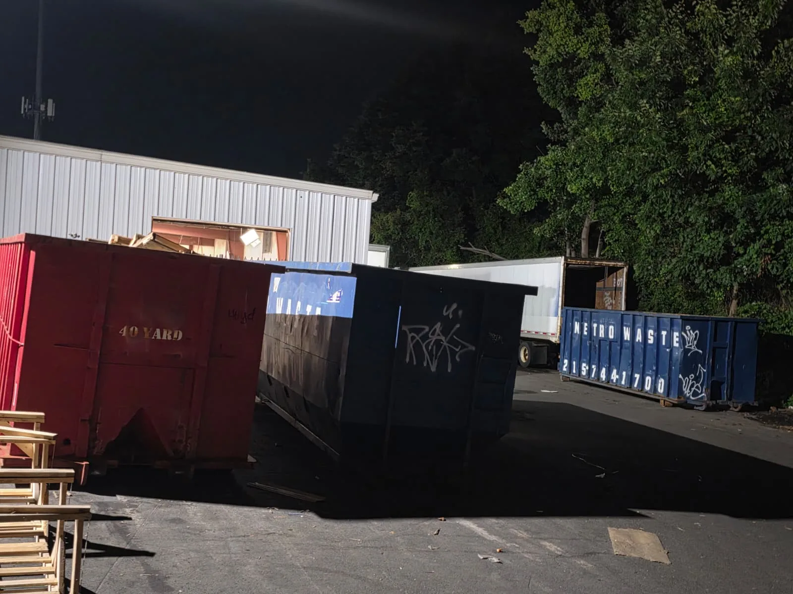 Metro Waste Solutions front-load service in the Philadelphia metro area — real fleet photo 18