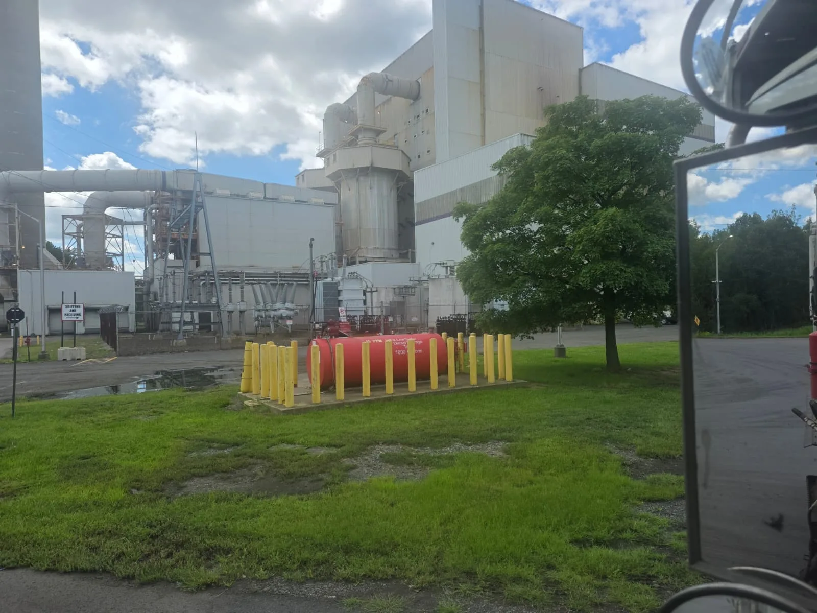 Metro Waste Solutions front-load service in the Philadelphia metro area — real fleet photo 24