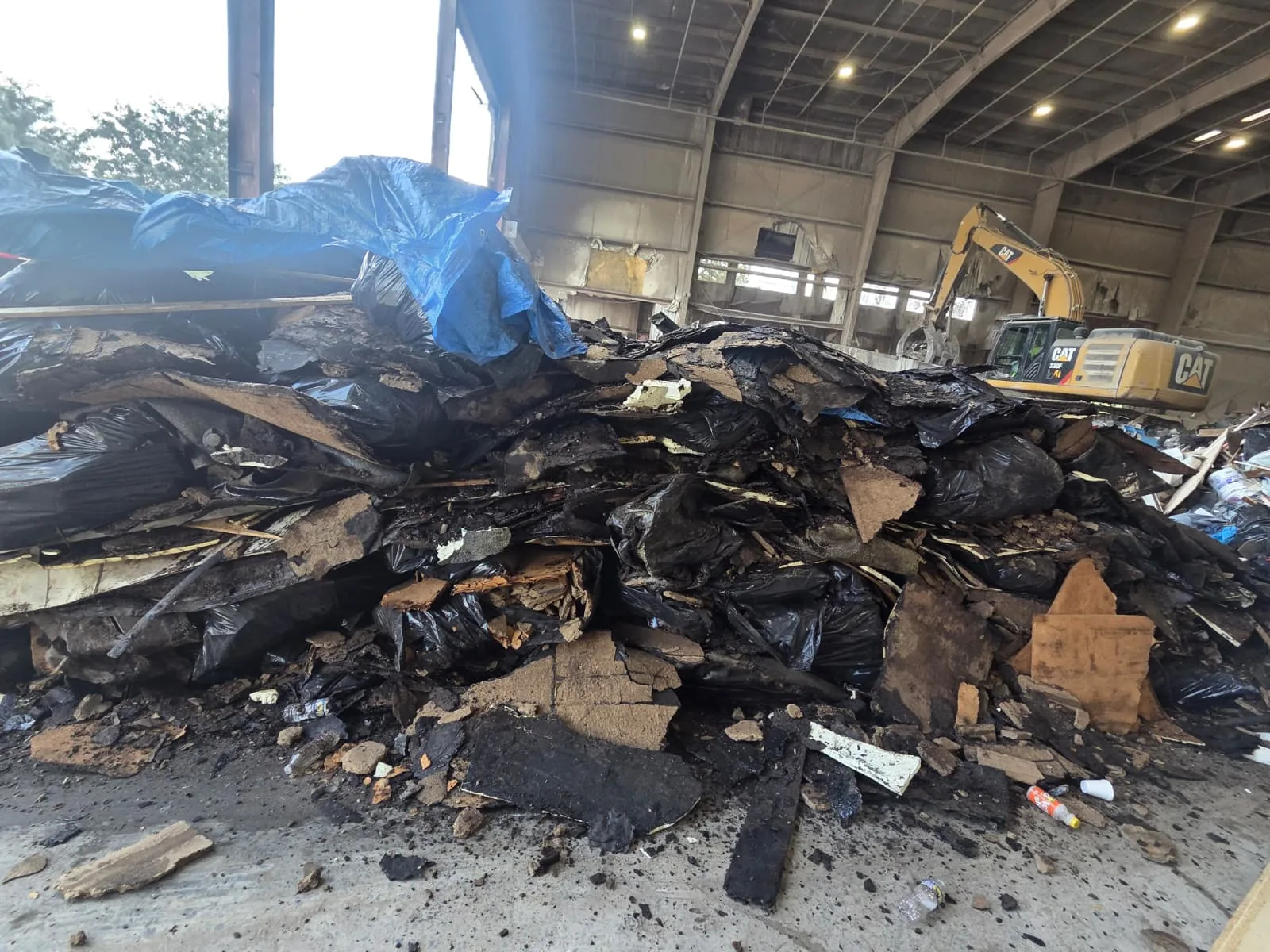 Metro Waste Solutions landfill hauling in the Philadelphia metro area — real fleet photo 5
