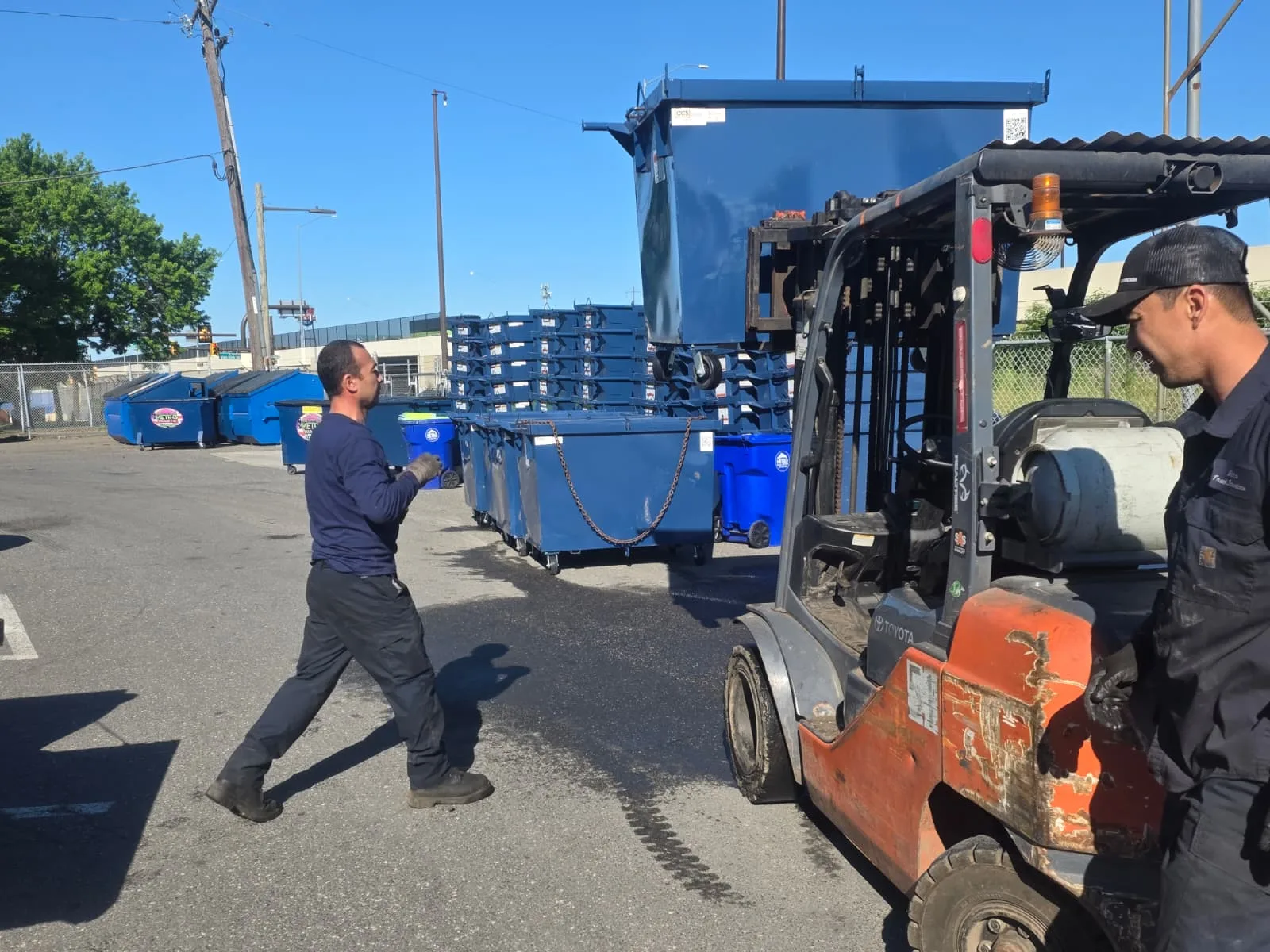 Locally owned Metro Waste Solutions fleet serving Philadelphia, Bucks, Montgomery and Delaware County — commercial waste photo 7