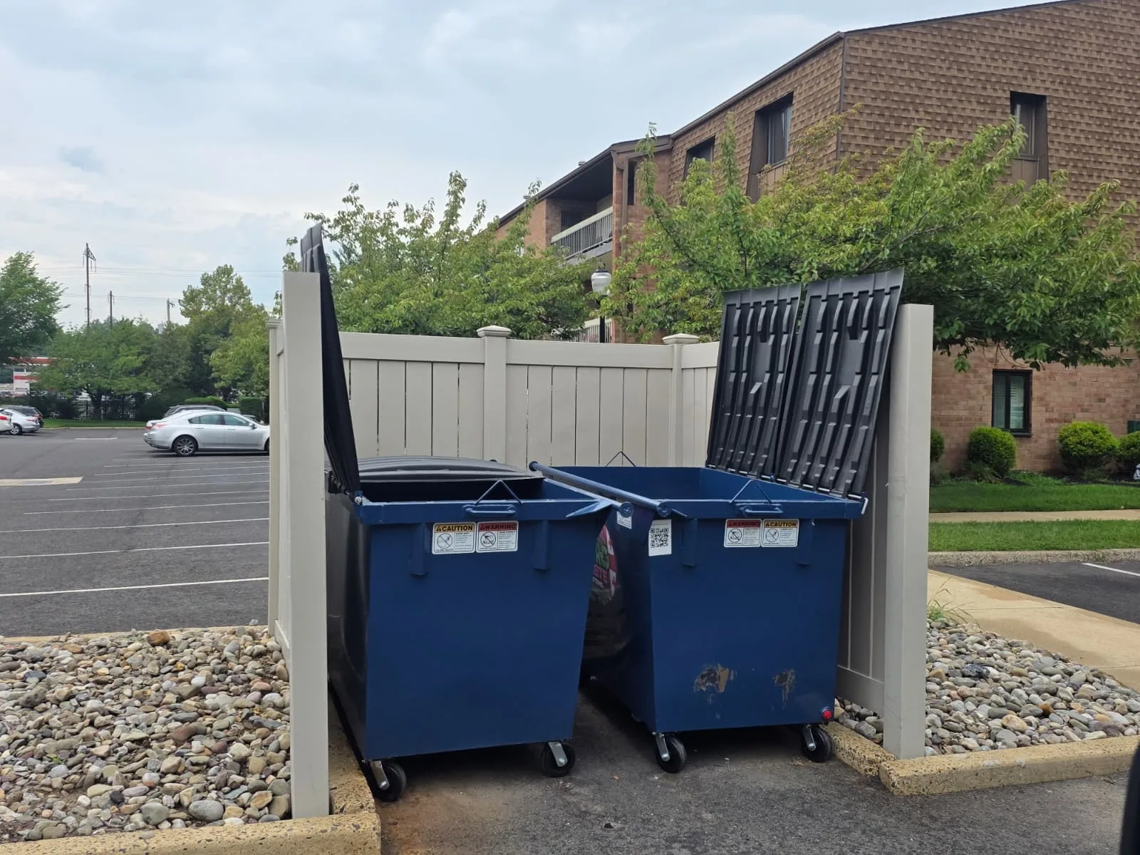 Metro Waste Solutions rear-load collection in the Philadelphia metro area — real fleet photo 19