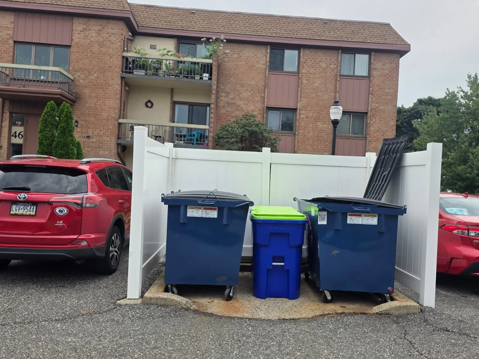 Metro Waste Solutions rear-load collection in the Philadelphia metro area — real fleet photo 22