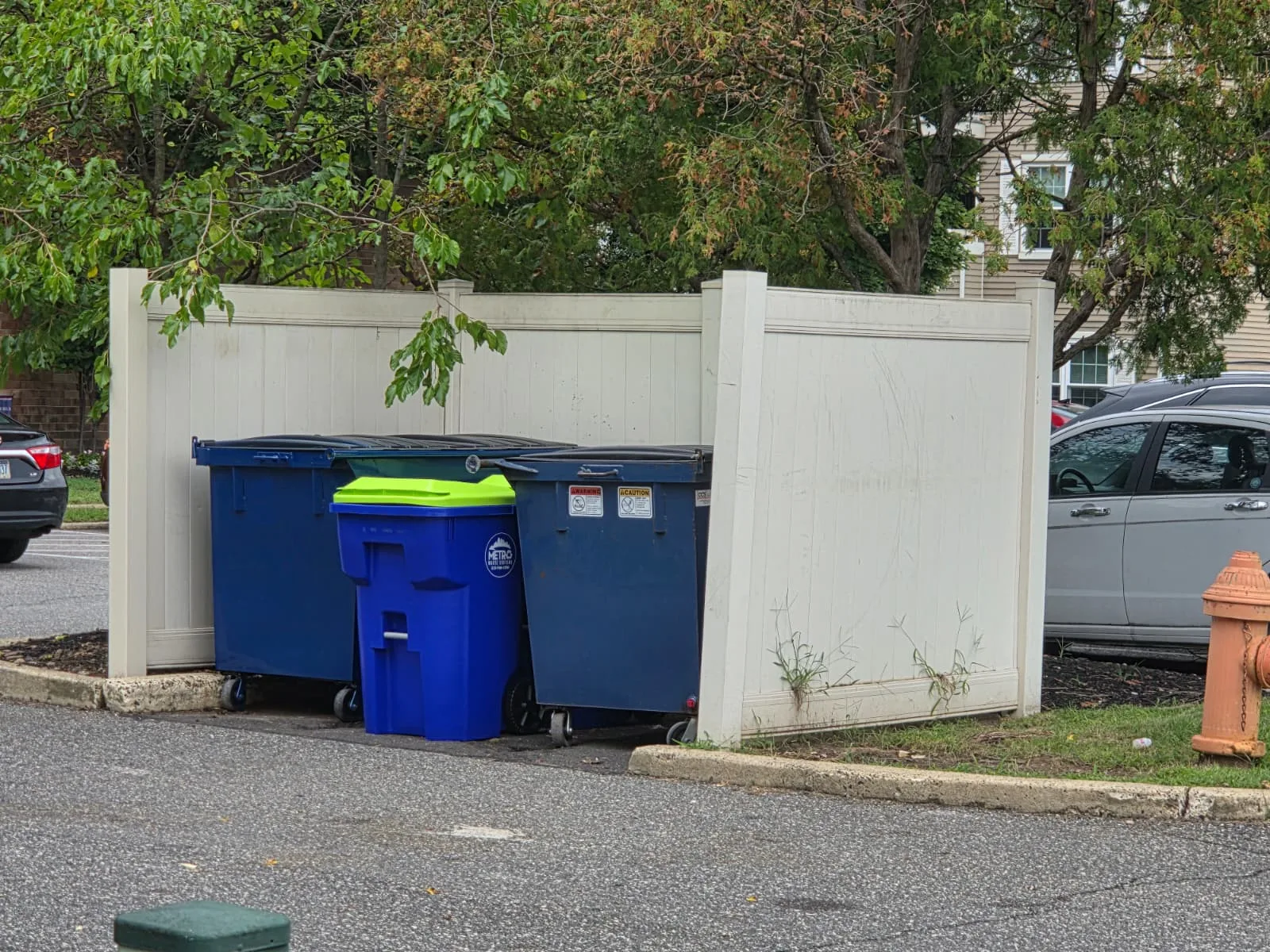 Metro Waste Solutions rear-load collection in the Philadelphia metro area — real fleet photo 24