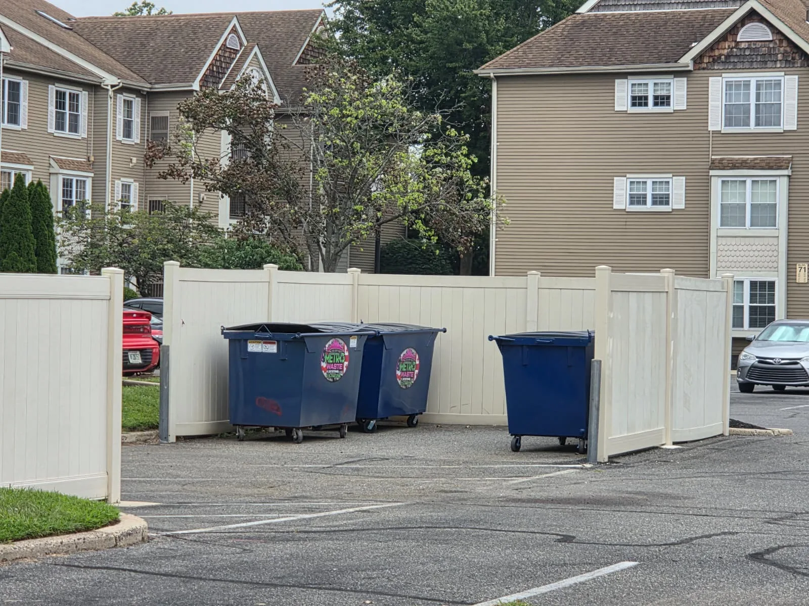 Metro Waste Solutions rear-load collection in the Philadelphia metro area — real fleet photo 27