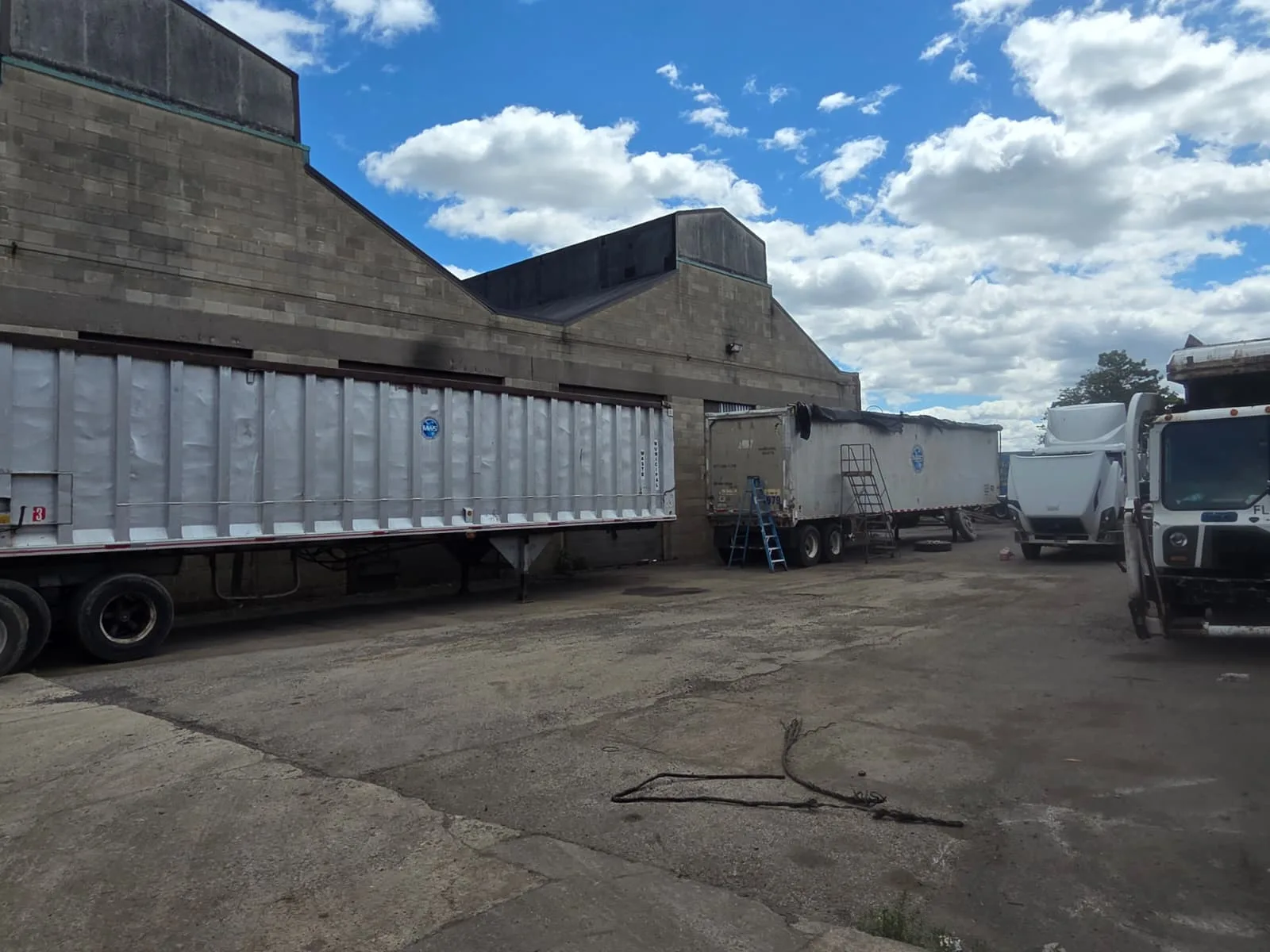 Commercial recycling and cardboard collection operations by Metro Waste Solutions serving Philadelphia businesses — photo 5