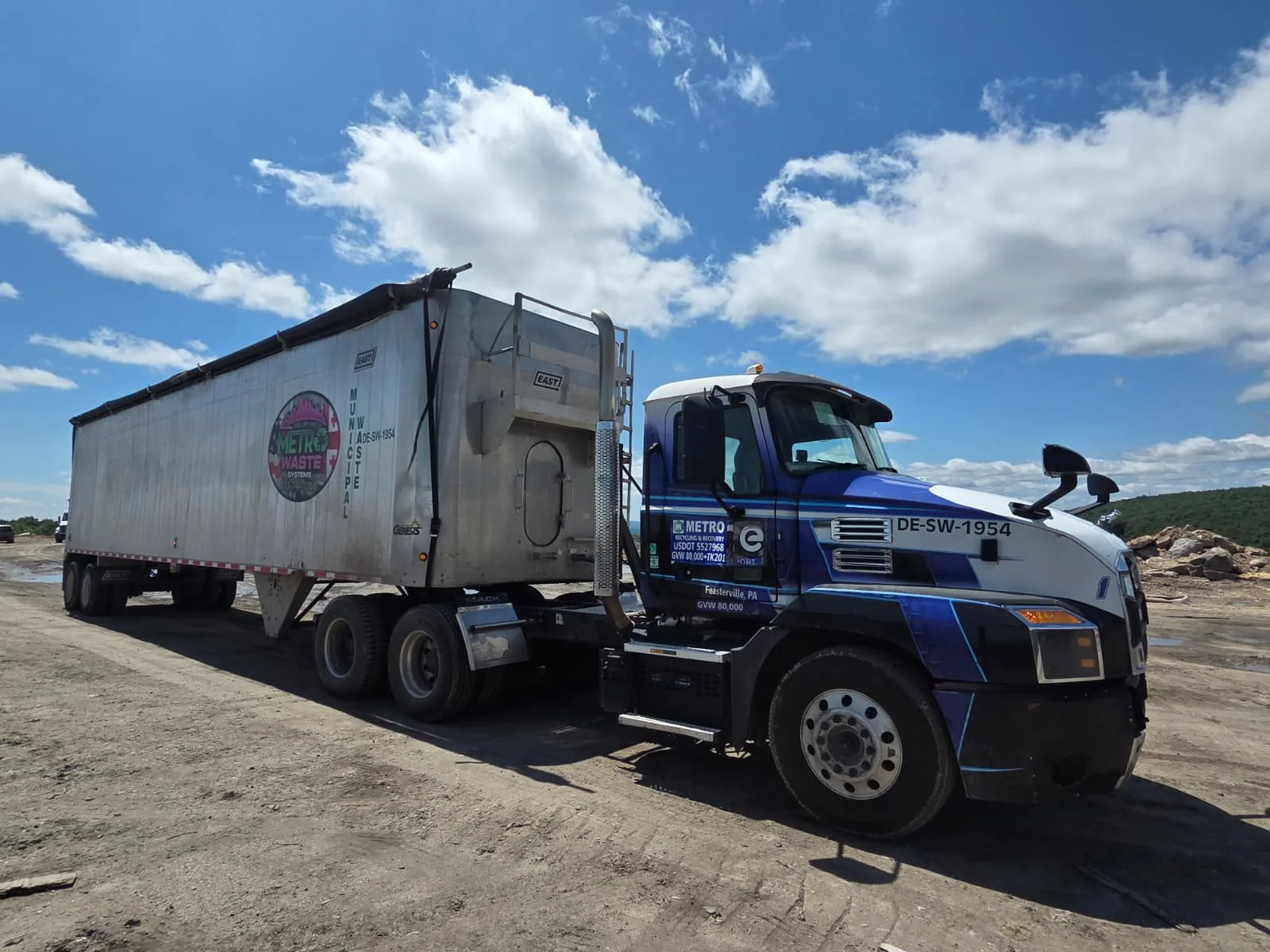 Metro Waste Solutions transfer station in the Philadelphia metro area — real fleet photo 1