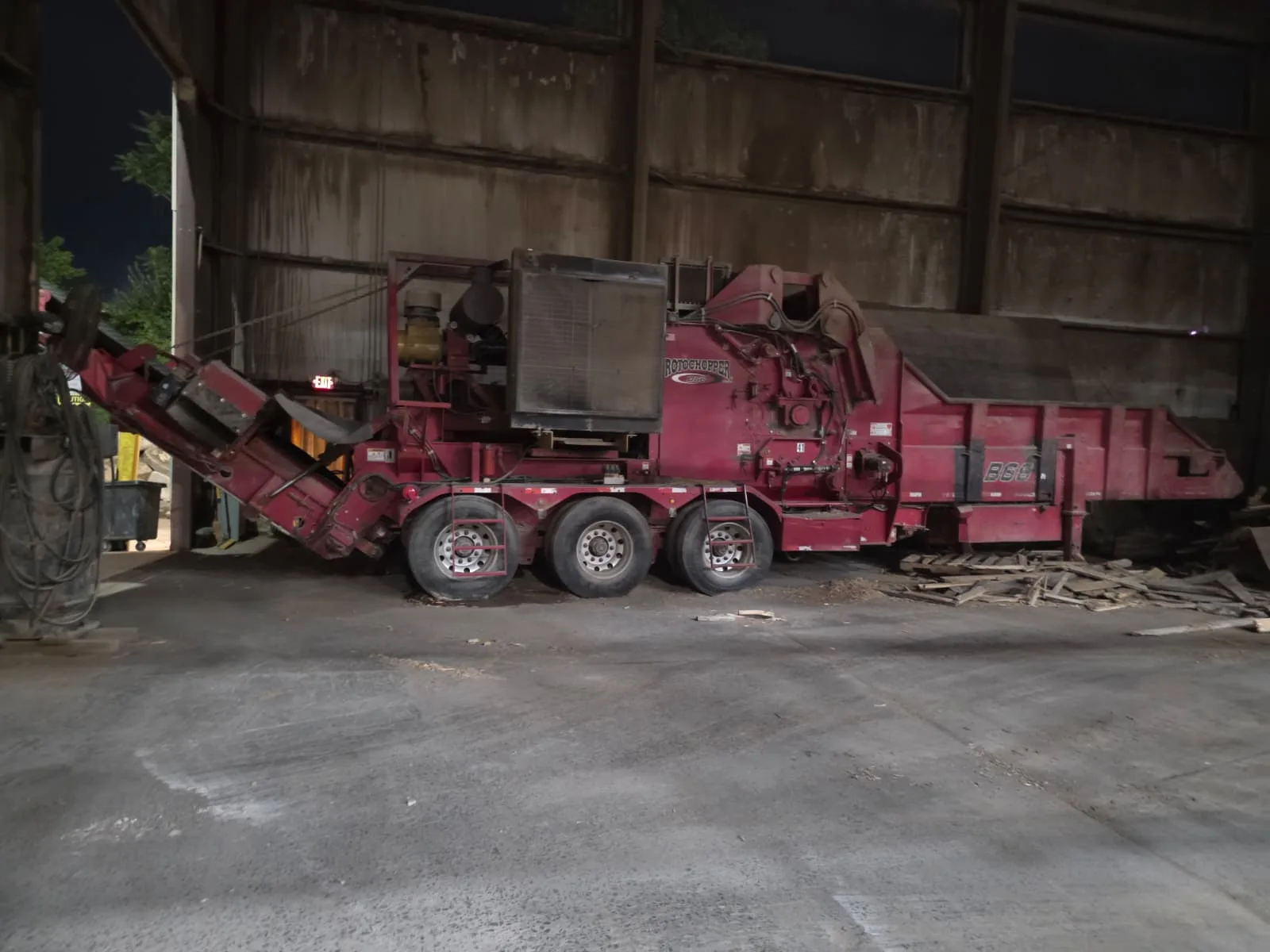 Metro Waste Solutions transfer station in the Philadelphia metro area — real fleet photo 12