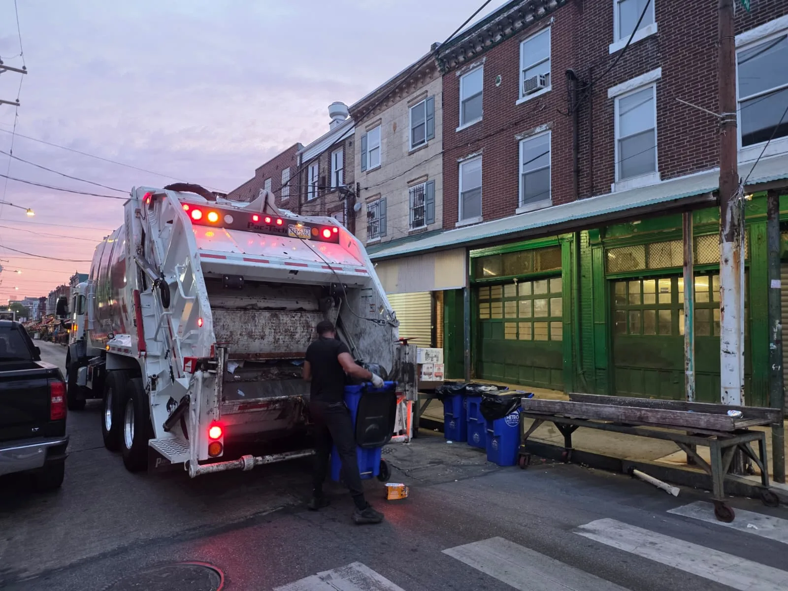 Transfer station haul-out and commercial waste hauling by Metro Waste Solutions in the Philadelphia region — photo 2
