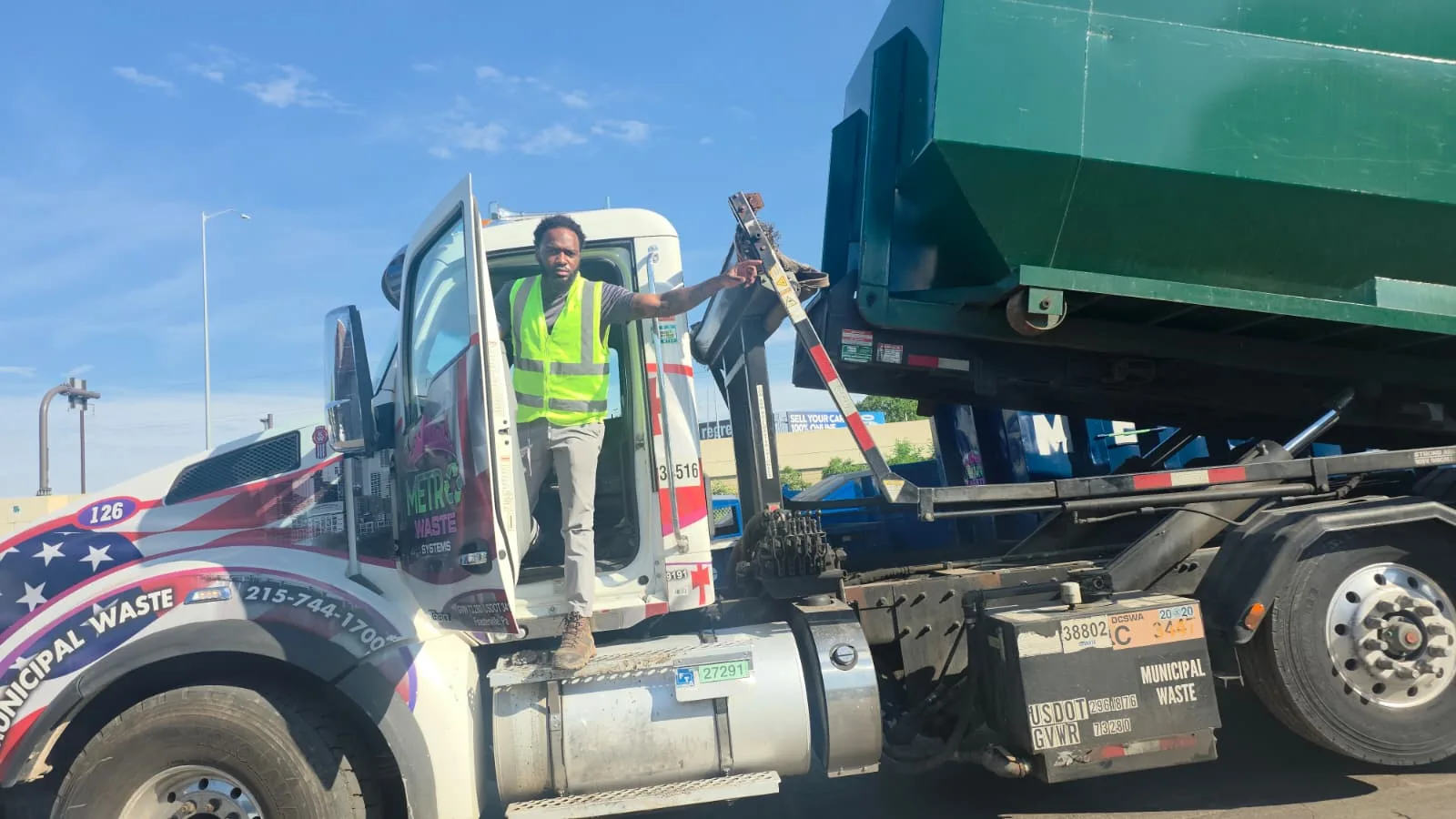 Transfer station haul-out and commercial waste hauling by Metro Waste Solutions in the Philadelphia region — photo 4
