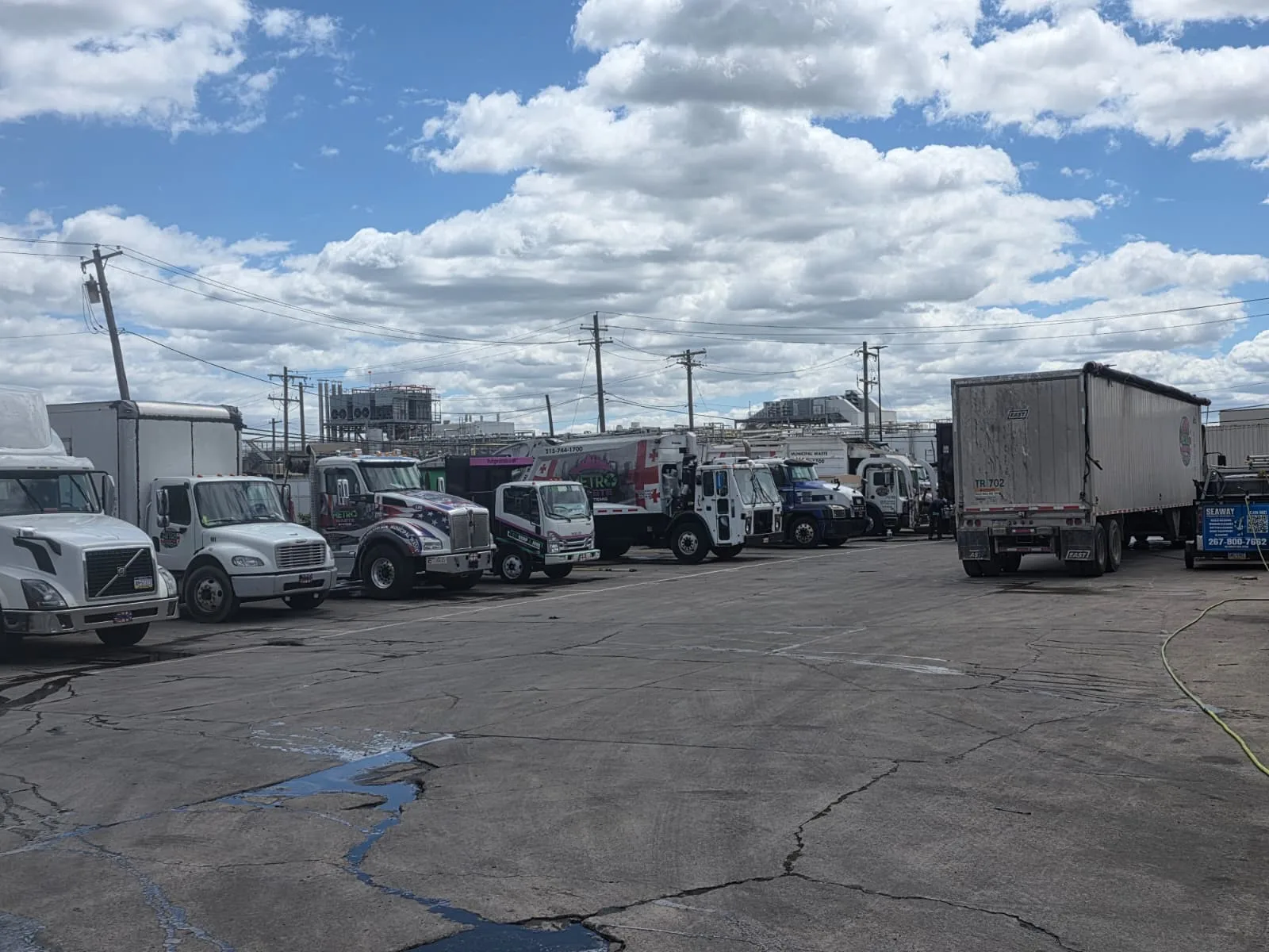 Transfer station haul-out and commercial waste hauling by Metro Waste Solutions in the Philadelphia region — photo 6