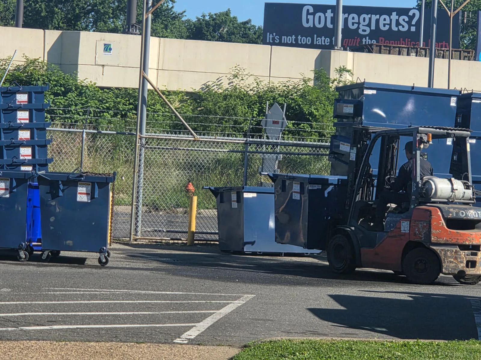 Transfer station haul-out and commercial waste hauling by Metro Waste Solutions in the Philadelphia region — photo 8